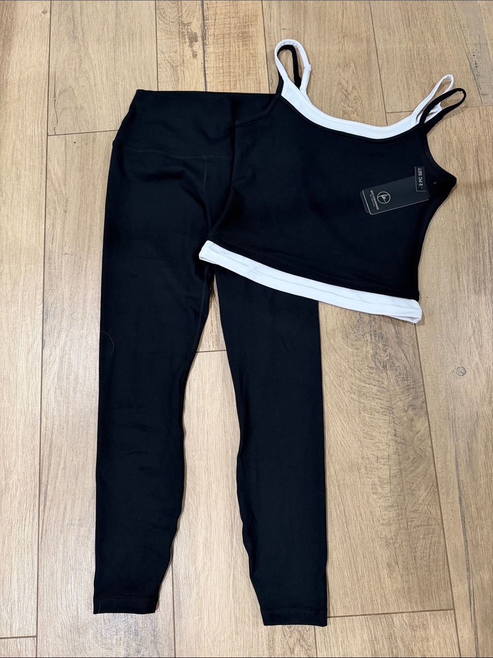 90 Degree By Reflex Black Leggings and Tank Set with White Trim